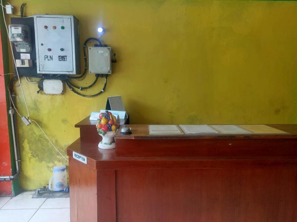 Oyo 90041 Hotel Sinar Lumayan Syariah Balikpapan  Buitenkant foto