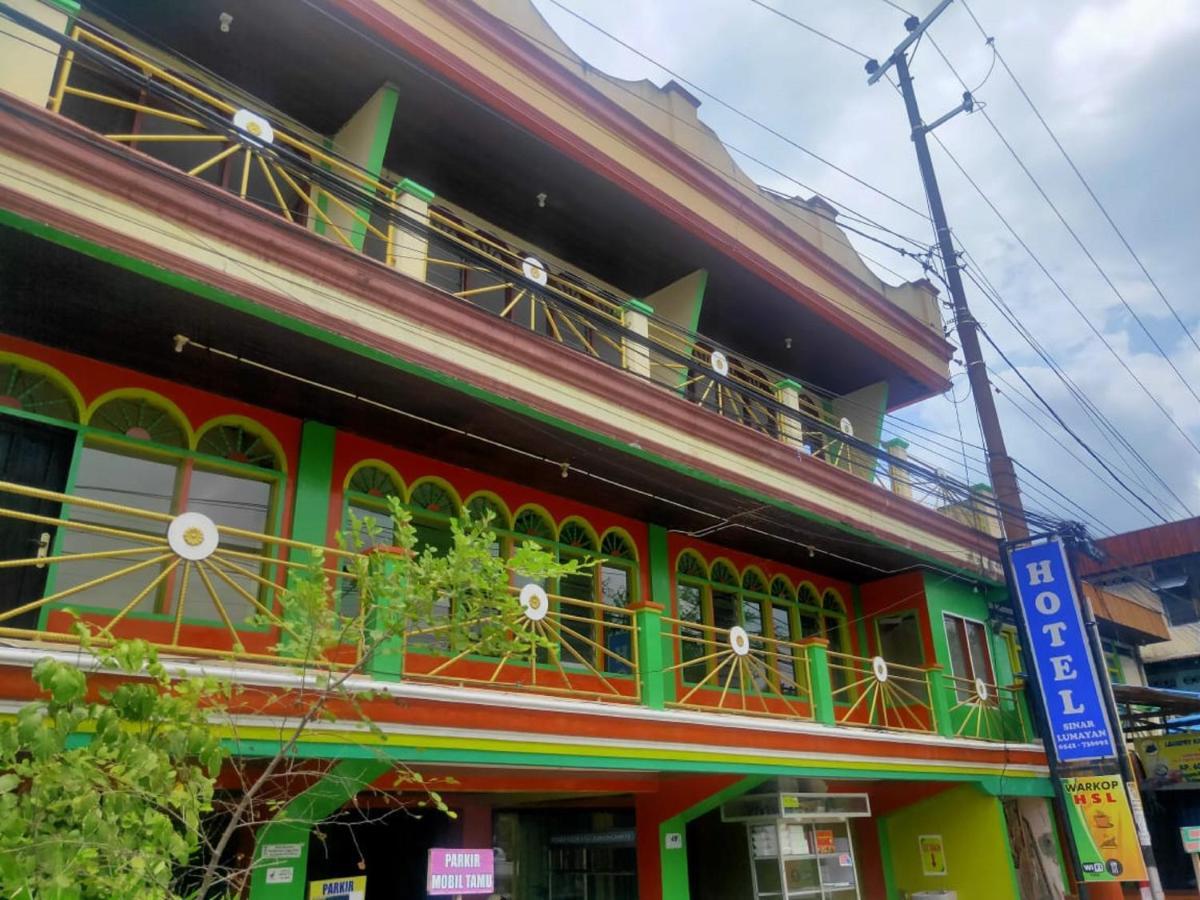 Oyo 90041 Hotel Sinar Lumayan Syariah Balikpapan  Buitenkant foto