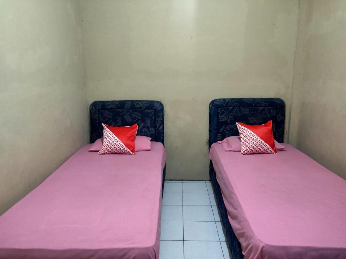Oyo 90041 Hotel Sinar Lumayan Syariah Balikpapan  Buitenkant foto
